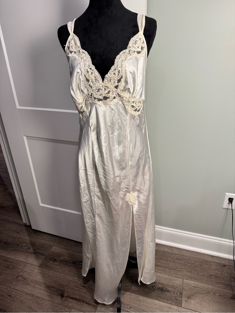 Vintage Victoria Secret Long Bridal Ivory Nightgown Gown satin Lace